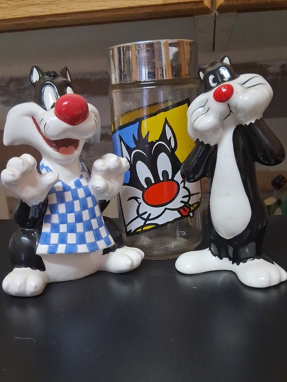 Sylvester Salt And Pepper With Glass Shaker